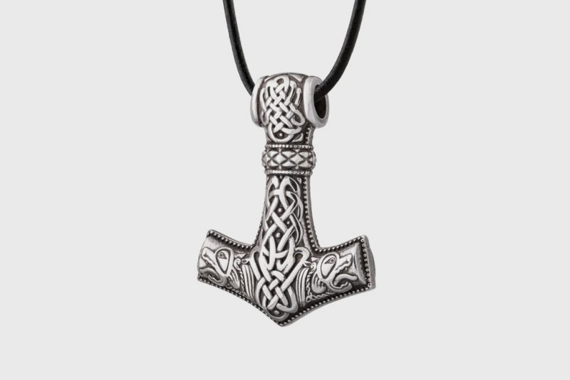 Pandantiv ciocanul lui Thor din argint cu rune vikinge